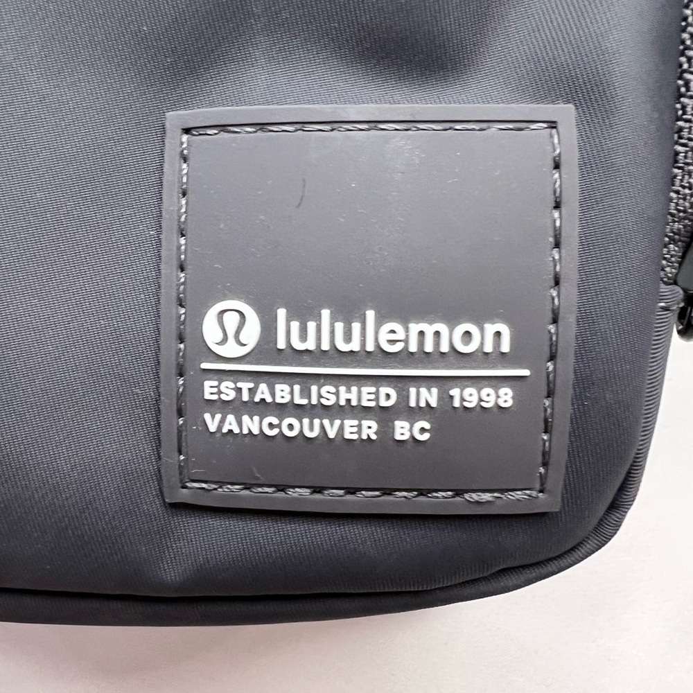 lululemon athletica Grey Crossbody Bag - Picture 2 of 8